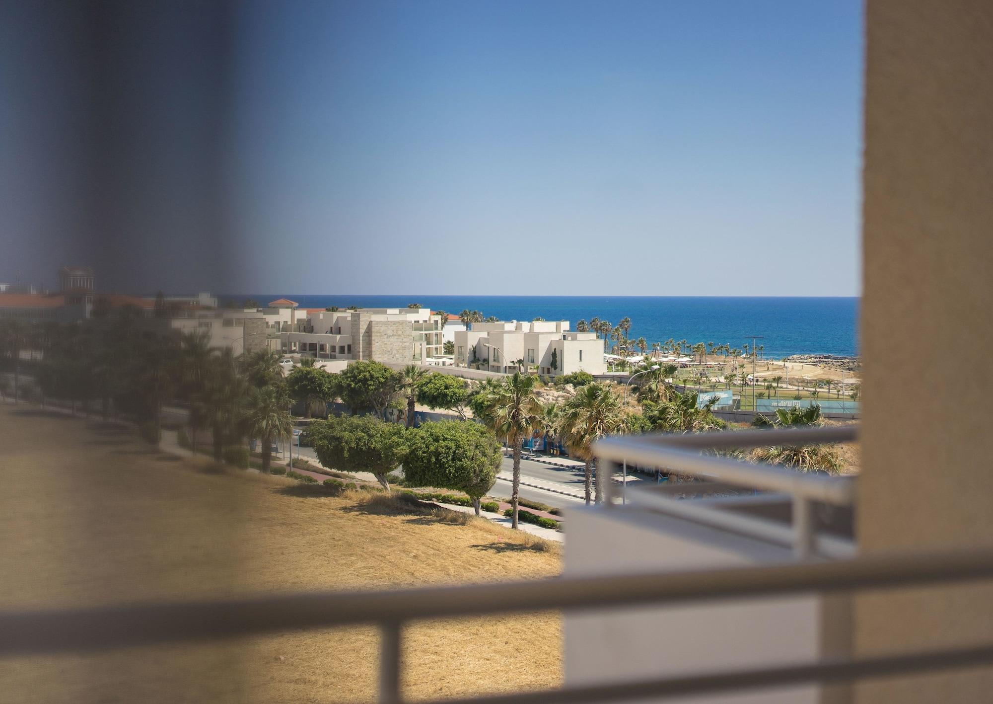 Aloe Hotel Paphos Ngoại thất bức ảnh