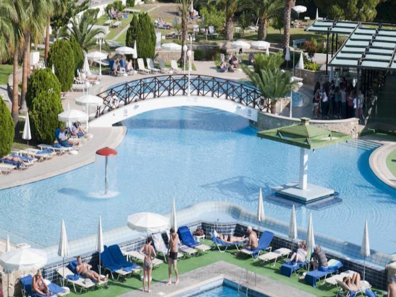 Aloe Hotel Paphos Ngoại thất bức ảnh