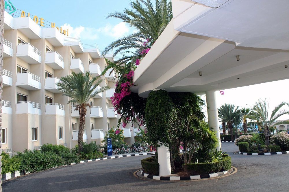 Aloe Hotel Paphos Ngoại thất bức ảnh
