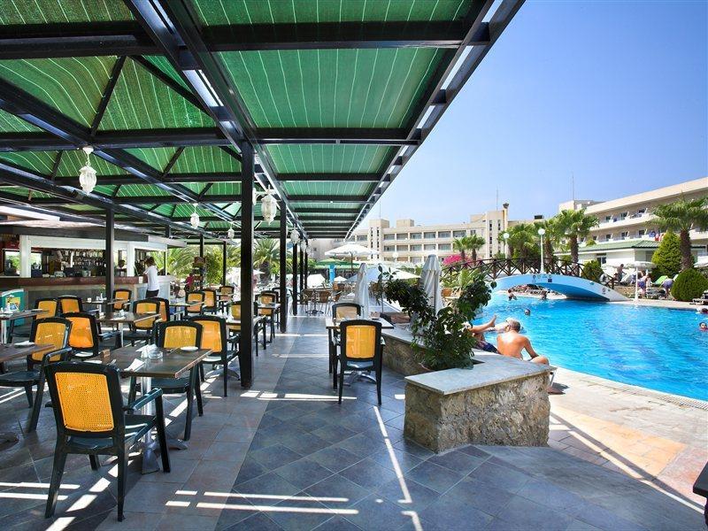 Aloe Hotel Paphos Ngoại thất bức ảnh