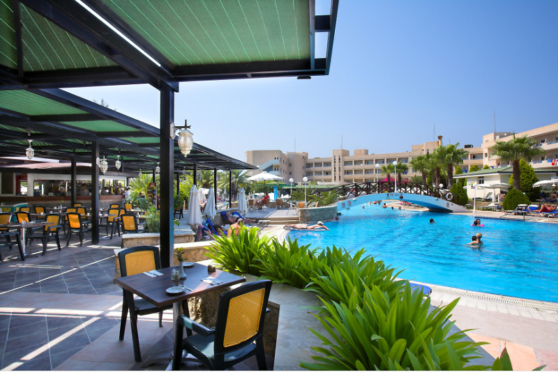 Aloe Hotel Paphos Ngoại thất bức ảnh