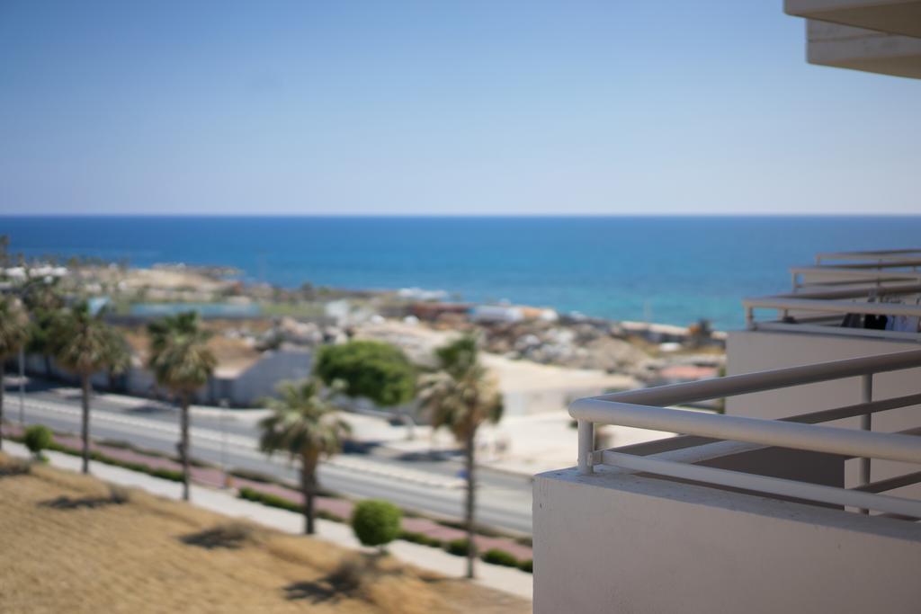 Aloe Hotel Paphos Ngoại thất bức ảnh