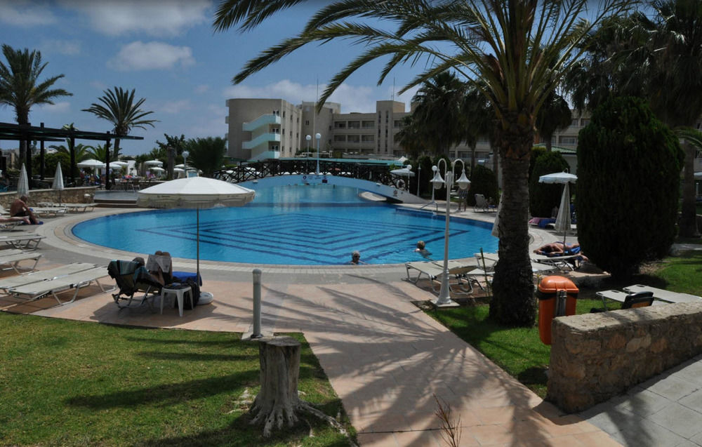 Aloe Hotel Paphos Ngoại thất bức ảnh