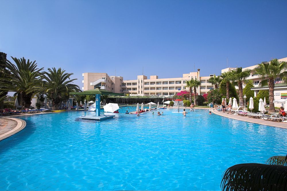 Aloe Hotel Paphos Ngoại thất bức ảnh