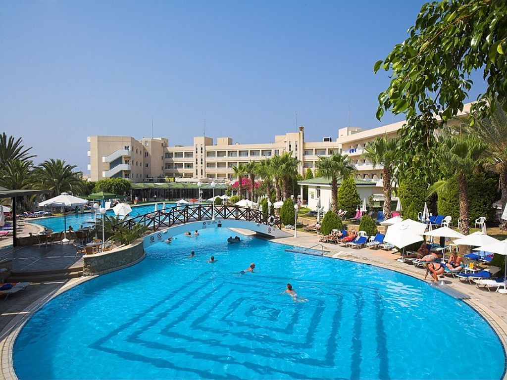 Aloe Hotel Paphos Ngoại thất bức ảnh