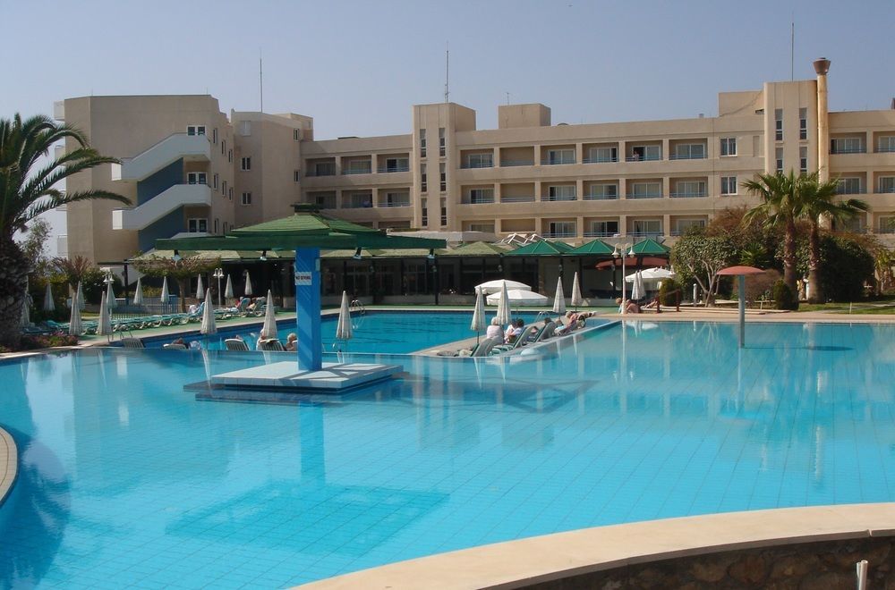 Aloe Hotel Paphos Ngoại thất bức ảnh