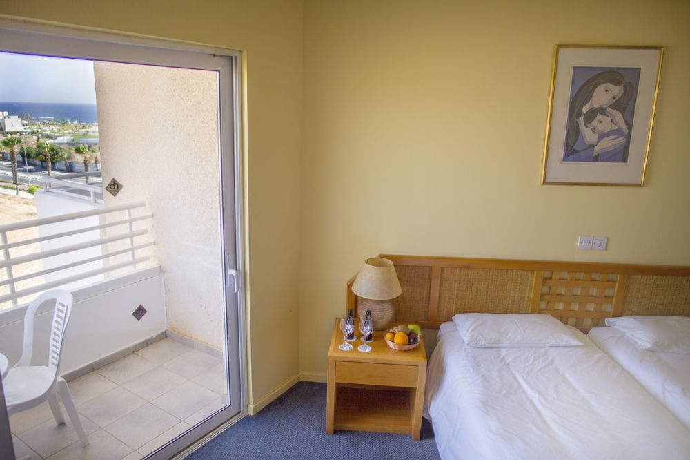 Aloe Hotel Paphos Ngoại thất bức ảnh