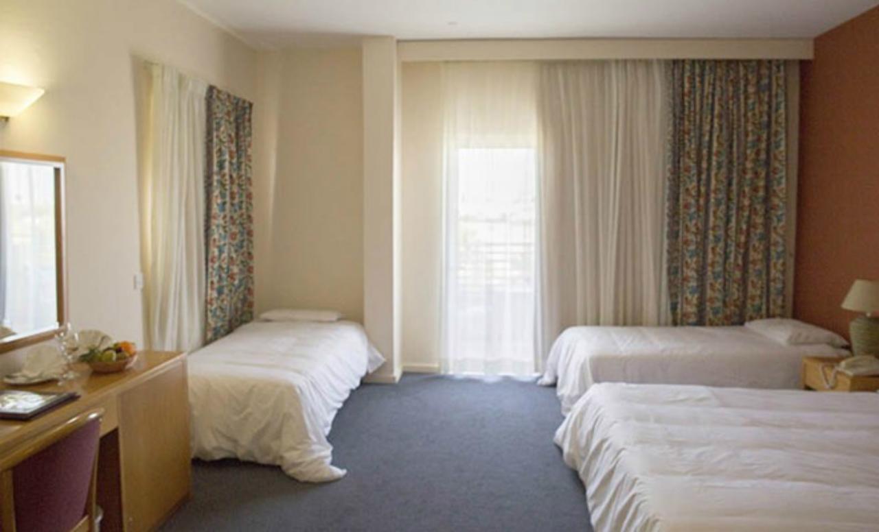 Aloe Hotel Paphos Ngoại thất bức ảnh
